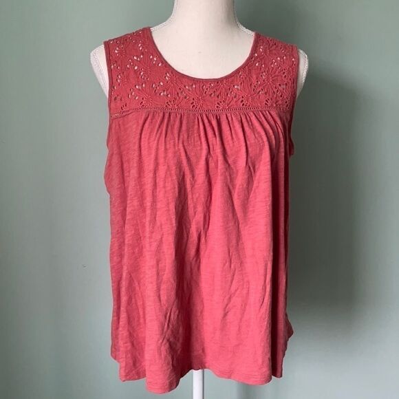 Denver Hayes Sleeveless Top With Yoke Detail Size Medium - Picture 2 of 4